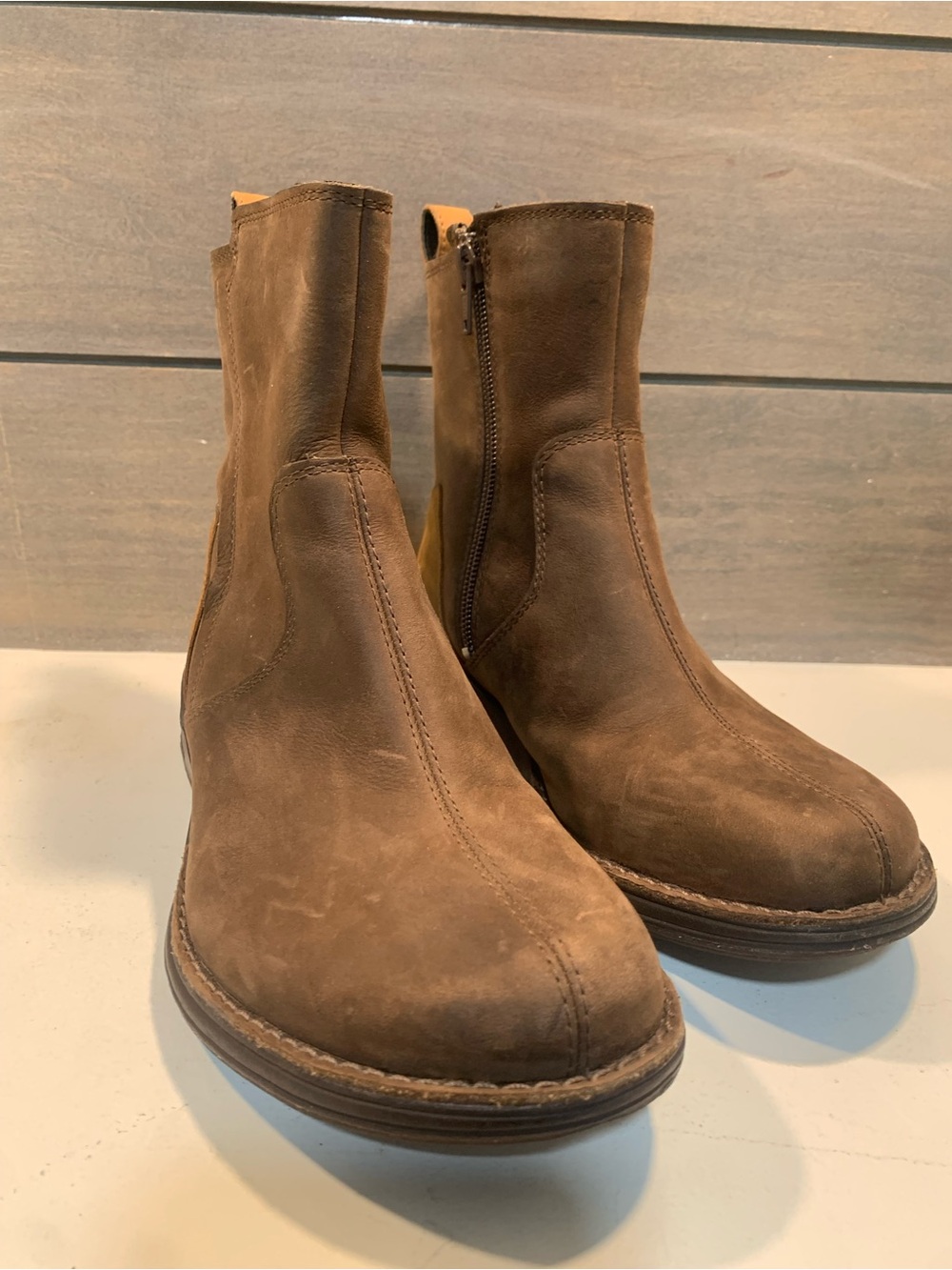Merrell Womens Tan Leather Ankle Boots Zip Closure Waterproof Size 5 Western - Picture 2 of 8